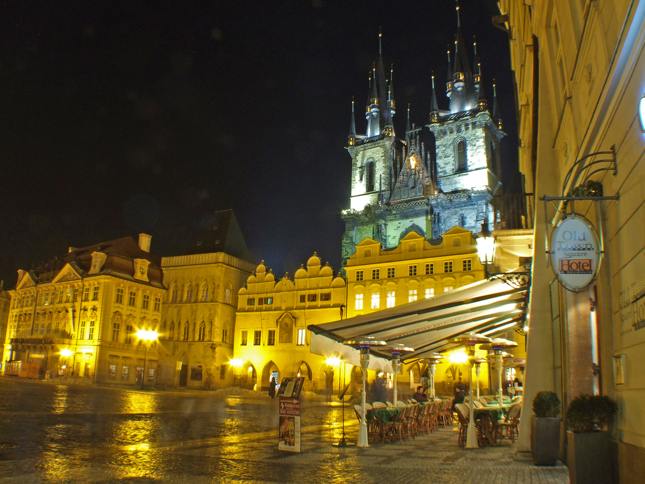 Praga di notte